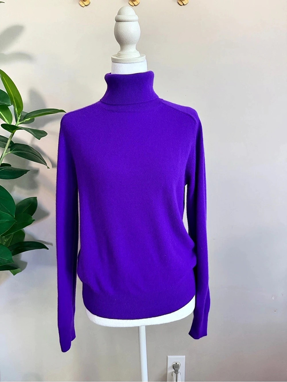 NWOT Ann Taylor 100% Cashmere Turtleneck Sweater Royal Purple SizeM
Quiet Luxury